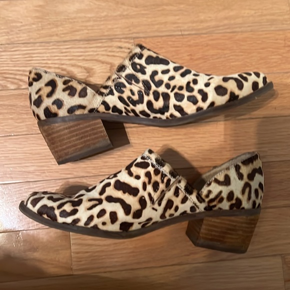 Crown Vintage Cheetah Booties - Picture 3 of 5
